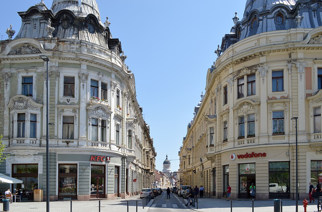 Strada Iuliu Maniu, văzută din Piața Unirii din Cluj-Napoca